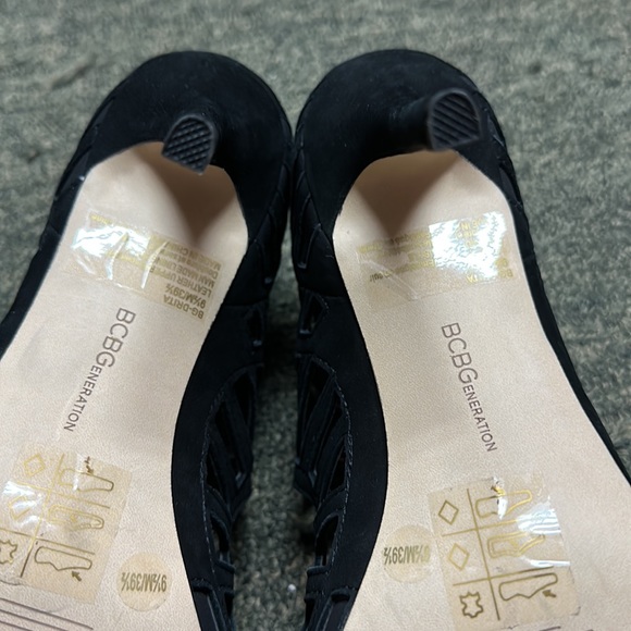 Black cage style BCBGeneration heels - Picture 4 of 5